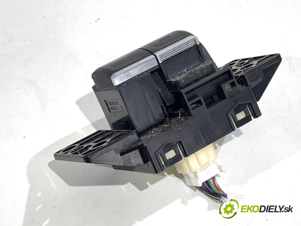 TOYOTA COROLLA E21 sedan 2019 72 kW 1.8 VVTi Hybrid (ZWE211, MZEA12) 1798 kulisa brzdy ruční brzdy 75K815L