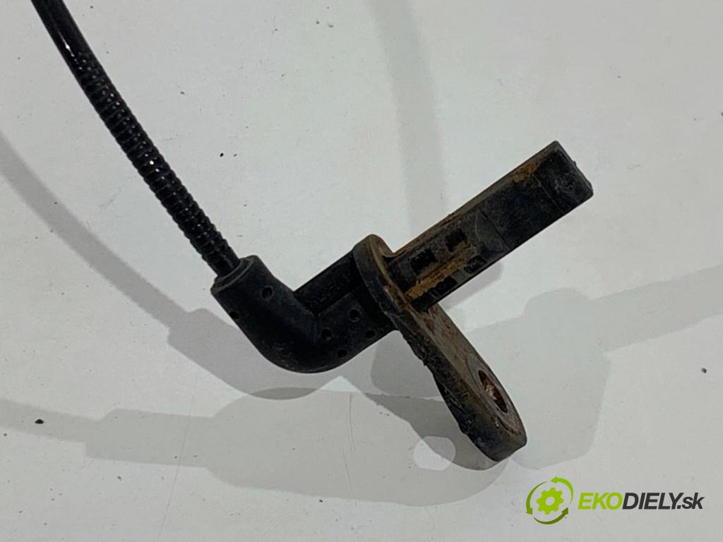 TOYOTA COROLLA E21 sedan 2019 72 kW 1.8 VVTi Hybrid (ZWE211, MZEA12) 1798 snímač ABS pravý přední část