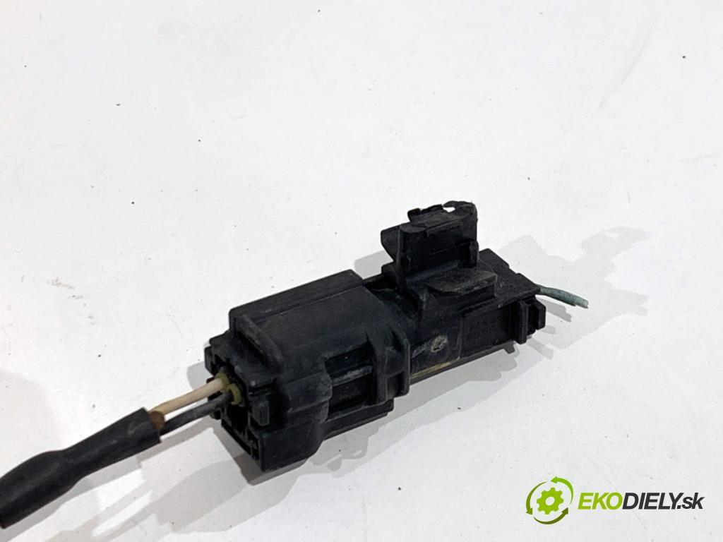 TOYOTA COROLLA E21 sedan 2019 72 kW 1.8 VVTi Hybrid (ZWE211, MZEA12) 1798 snímač ABS levý přední část