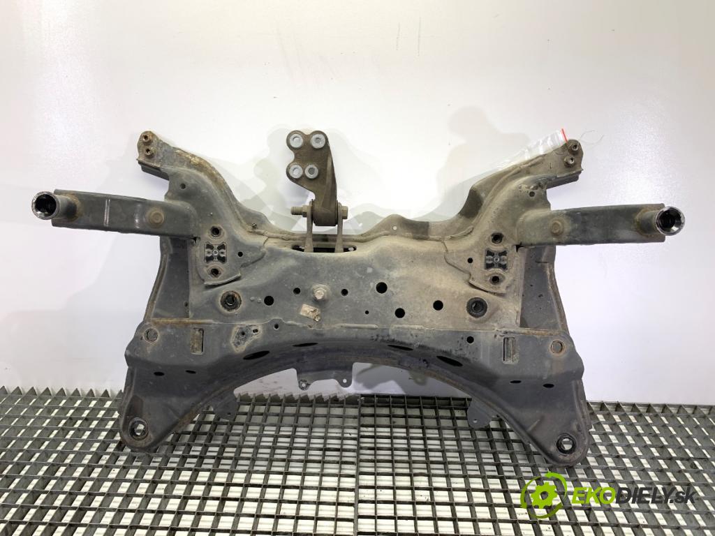 TOYOTA COROLLA E21 sedan 2019 72 kW 1.8 VVTi Hybrid (ZWE211, MZEA12) 1798 výztuha pod motor  (Přední výztuha)