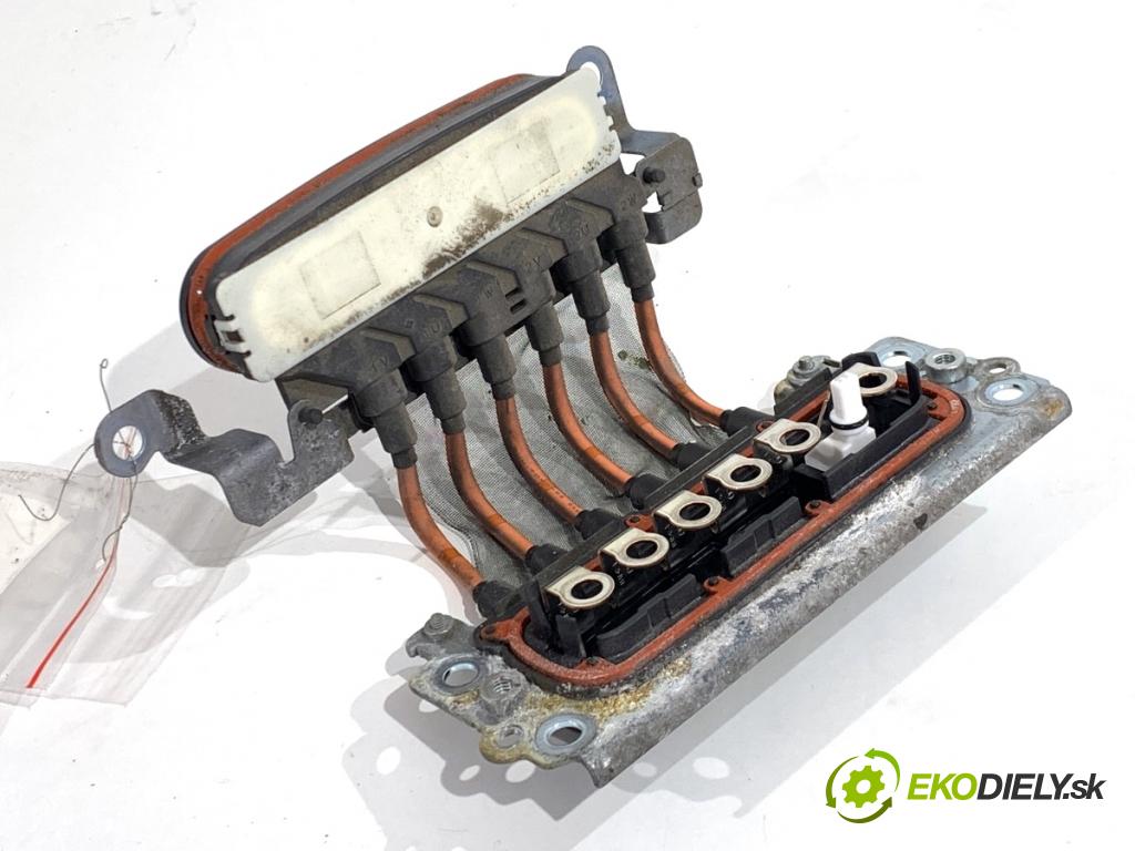 TOYOTA COROLLA E21 sedan 2019 72 kW 1.8 VVTi Hybrid (ZWE211, MZEA12) 1798 trubka vysokého NAPĚTÍ: 