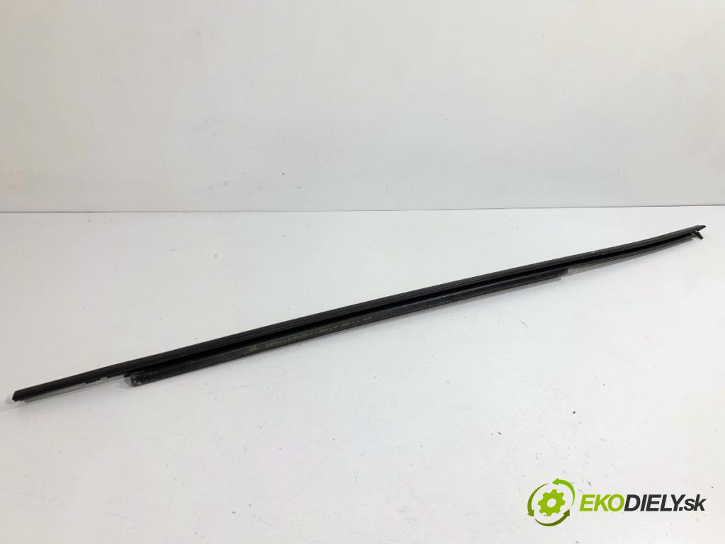 TOYOTA COROLLA E21 sedan 2019 72 kW 1.8 VVTi Hybrid (ZWE211, MZEA12) 1798 Lišta Sbírání: zad ľavy