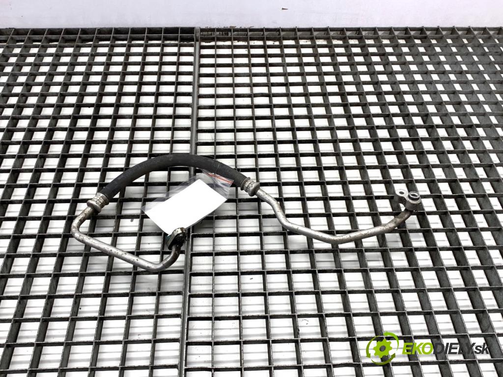 TOYOTA COROLLA E21 sedan 2019 72 kW 1.8 VVTi Hybrid (ZWE211, MZEA12) 1798 rúrka klimatizace  (Trubka klimatizace)