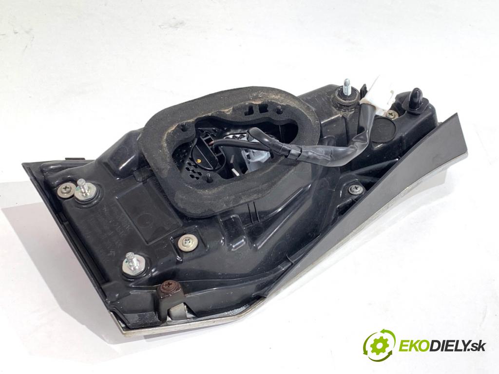 TOYOTA COROLLA E21 sedan 2019 72 kW 1.8 VVTi Hybrid (ZWE211, MZEA12) 1798 světlo zadní část pravá vnitřní 81580-02C30 (Klika dveří ostatní)