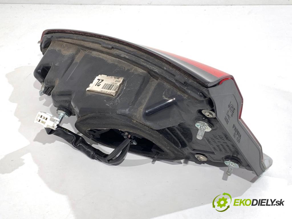 TOYOTA COROLLA E21 sedan 2019 72 kW 1.8 VVTi Hybrid (ZWE211, MZEA12) 1798 světlo zadní část levá strana vnitřní  (Klika dveří ostatní)