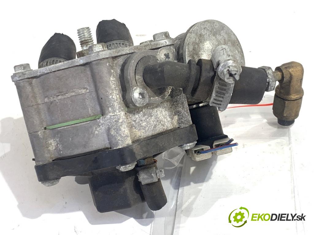 TOYOTA COROLLA E21 sedan 2019 72 kW 1.8 VVTi Hybrid (ZWE211, MZEA12) 1798 Reduktor do plynového pedálu LPG 67R-016865 (LPG)