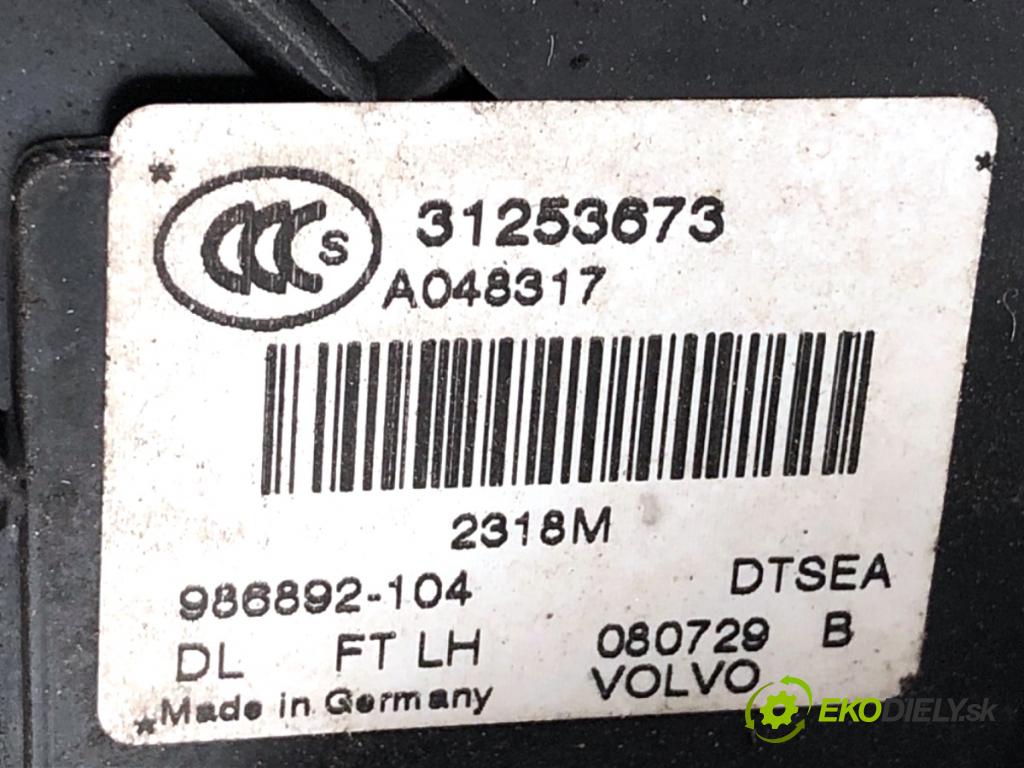 VOLVO V70 III Kombi 2008 147 kW 2.5 T 2521 zámok Dvere ľavy predný 31253673