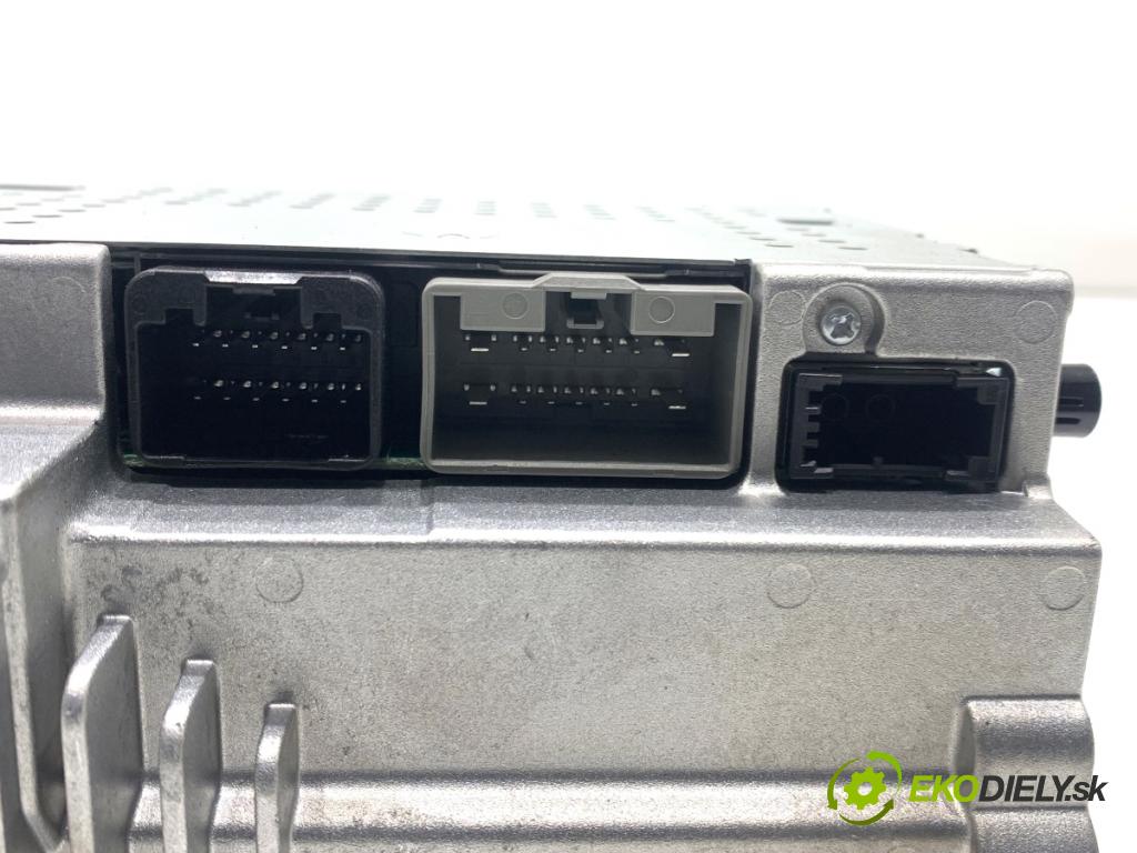 VOLVO V70 III Kombi 2008 147 kW 2.5 T 2521 RADIO 31260540AA (Audio zariadenie)