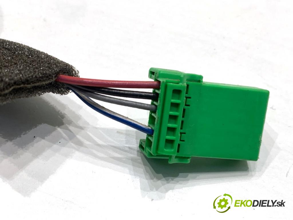 VOLVO V70 III Kombi 2008 147 kW 2.5 T 2521 spinačka 30724528 (Spínacia skrinka)