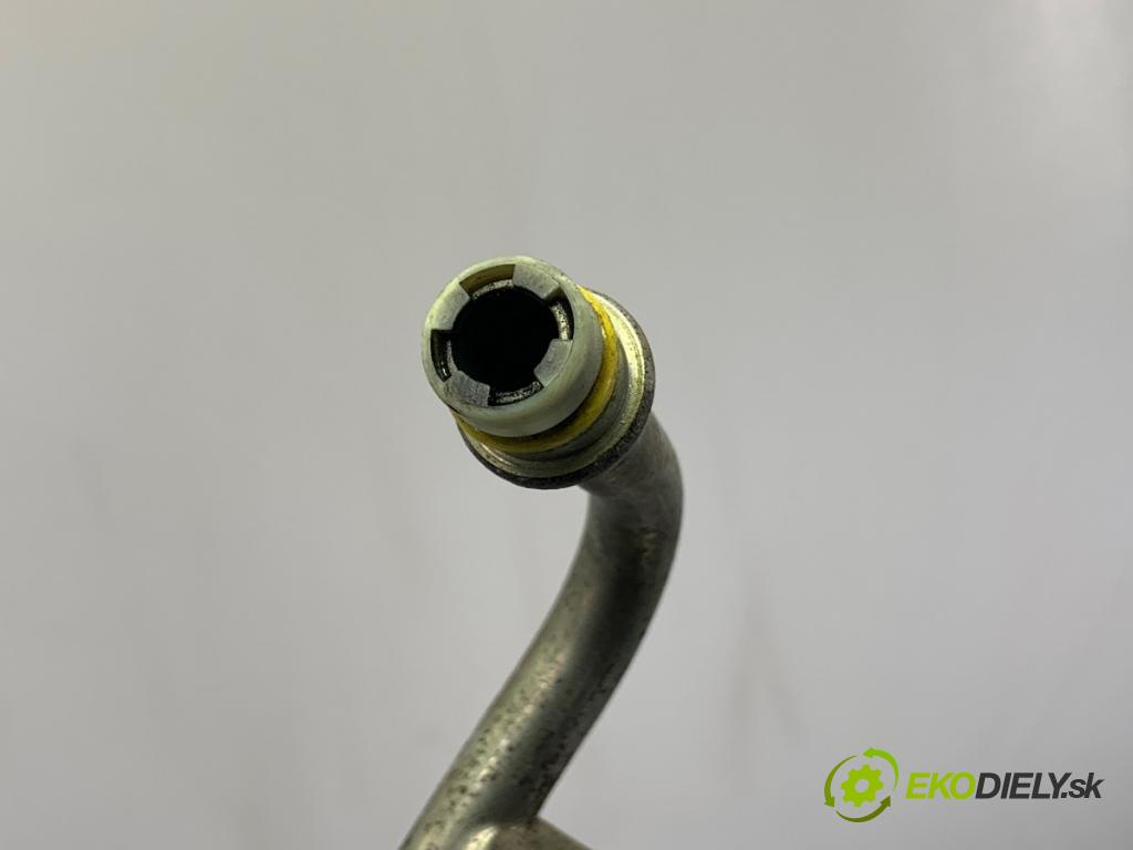 VOLVO V70 III Kombi 2008 147 kW 2.5 T 2521 rúrka klimatizace  (Trubka klimatizace)