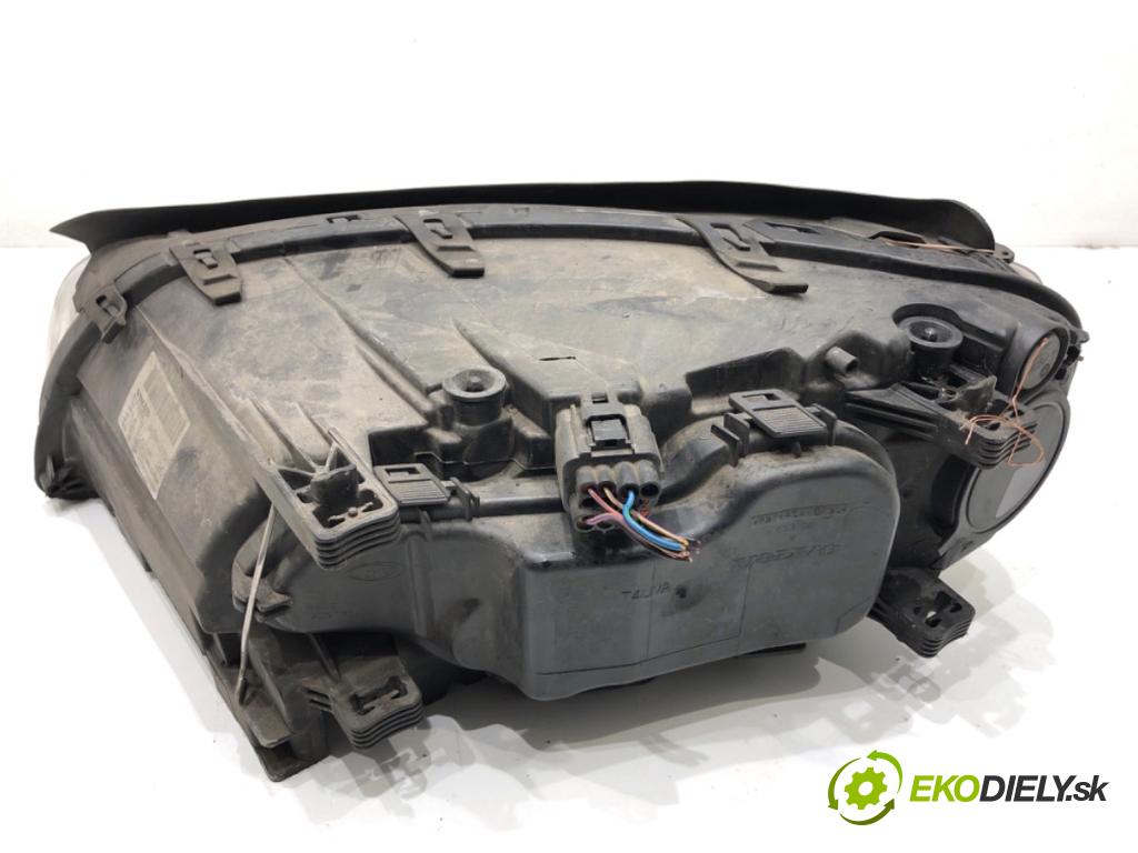 VOLVO V70 III Kombi 2008 147 kW 2.5 T 2521 Svetlomet pravy predný 31214352