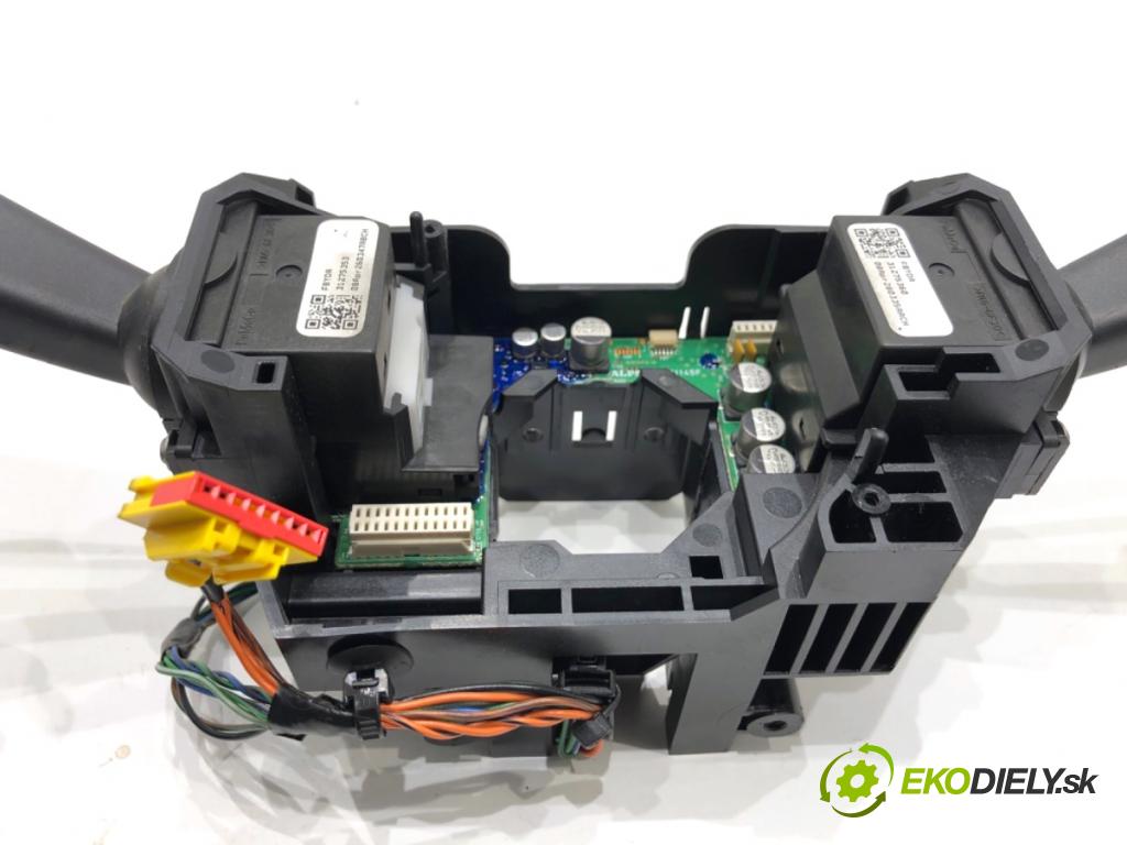 VOLVO V70 III Kombi 2008 147 kW 2.5 T 2521 Prepínač kombinovaný 31275353 (Prepínacie páčky pod volantom)