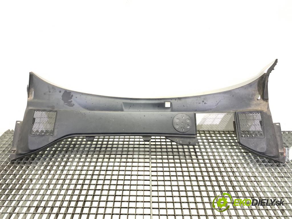 VOLVO V70 III Kombi 2008 147 kW 2.5 T 2521 Torpédo, plast pod čelné okno 31278077 (Torpédo (plast pod čelným sklom))