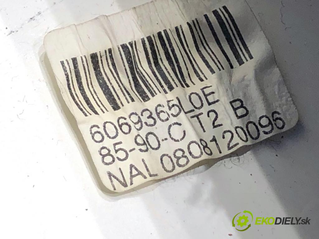 VOLVO V70 III Kombi 2008 147 kW 2.5 T 2521 Držiak BEZPEČNOSŤ ľavy predný 6069365