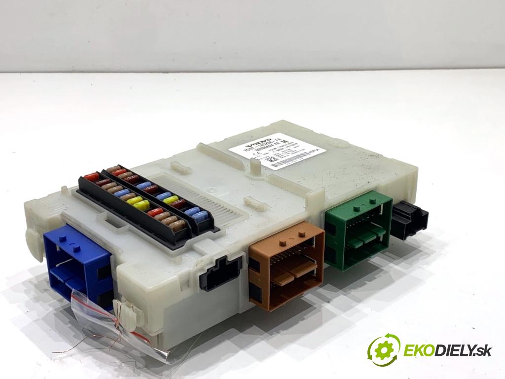 VOLVO V70 III Kombi 2008 147 kW 2.5 T 2521 Modul BSI 30765624 (Poistková skrinka)