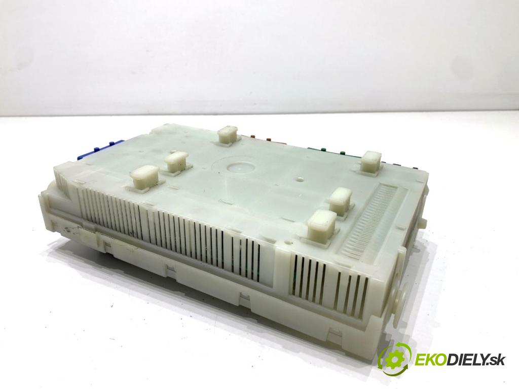 VOLVO V70 III Kombi 2008 147 kW 2.5 T 2521 Modul BSI 30765624 (Poistková skrinka)