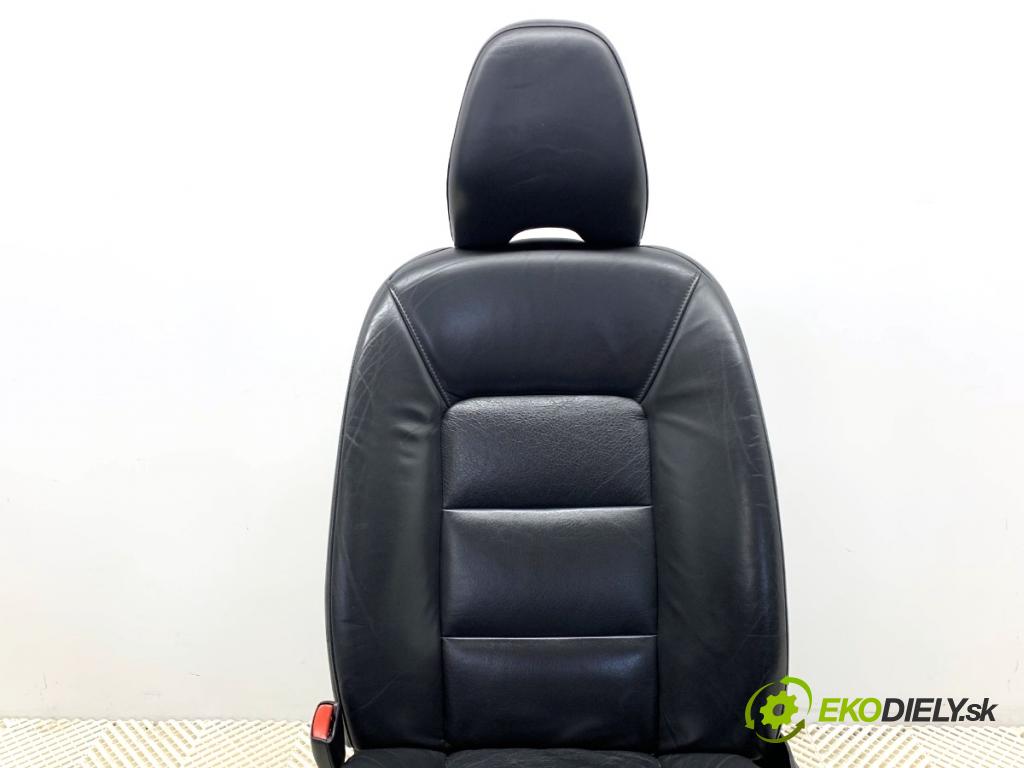 VOLVO V70 III Kombi 2008 147 kW 2.5 T 2521 sedadlo levý přední část
