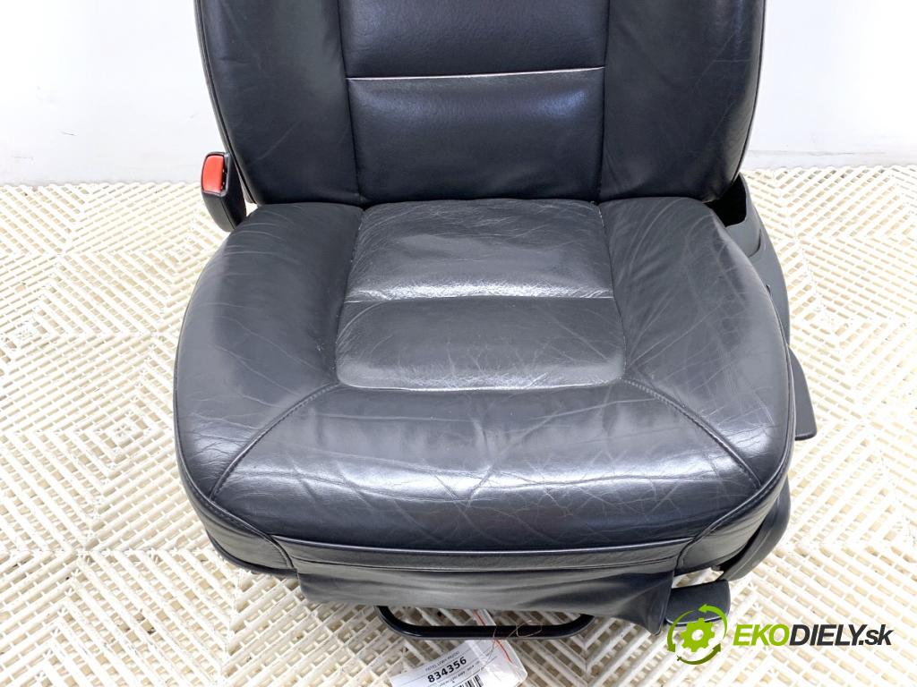 VOLVO V70 III Kombi 2008 147 kW 2.5 T 2521 sedadlo levý přední část