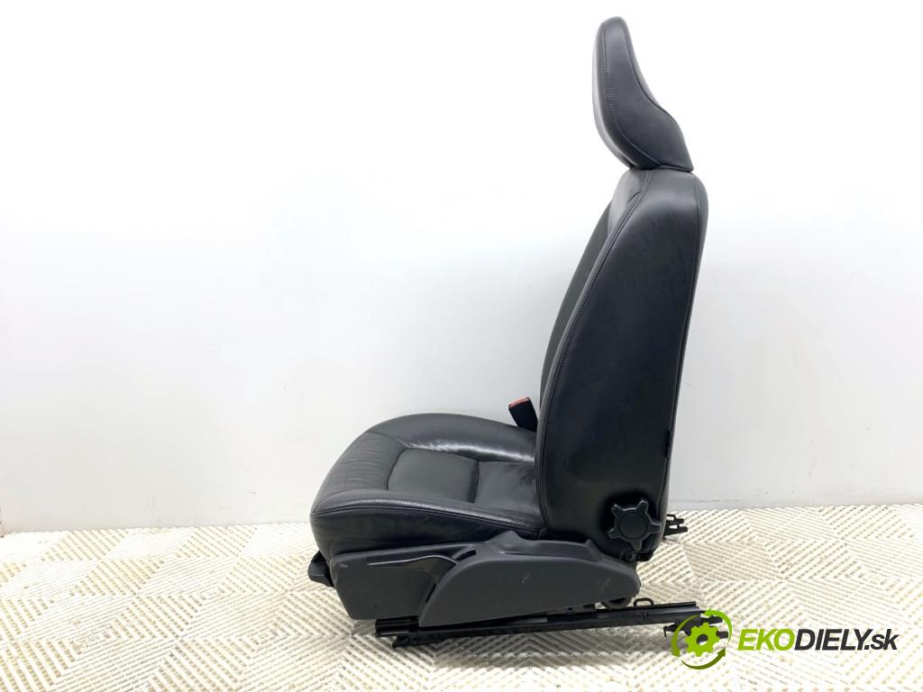 VOLVO V70 III Kombi 2008 147 kW 2.5 T 2521 sedadlo levý přední část