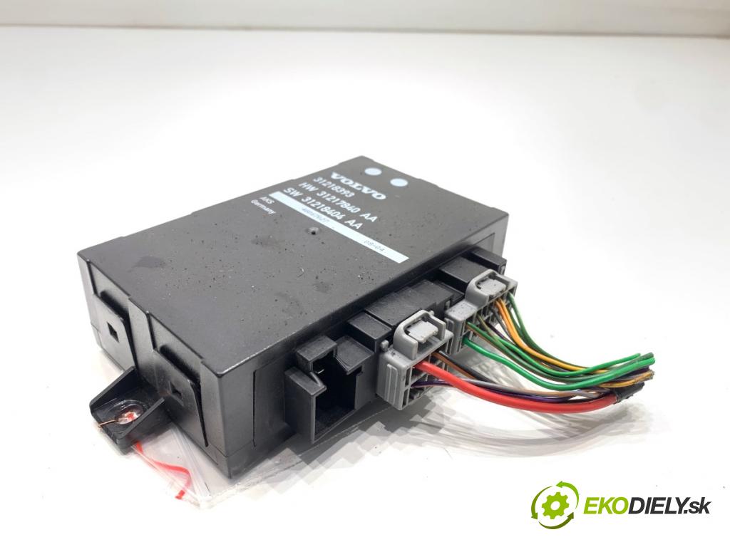 VOLVO V70 III Kombi 2008 147 kW 2.5 T 2521 Modul dverí 31218393