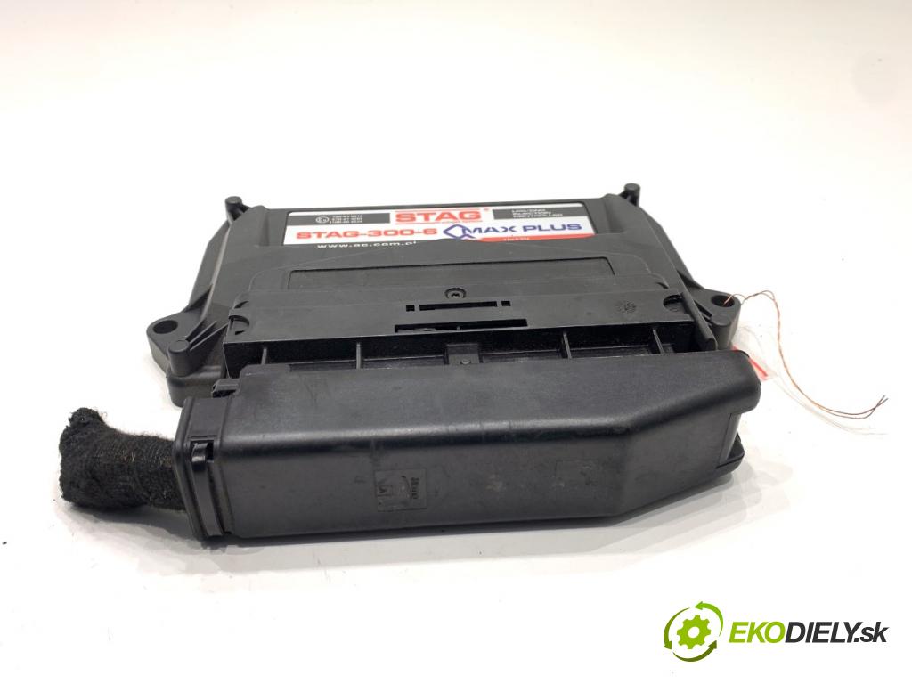 VOLVO V70 III Kombi 2008 147 kW 2.5 T 2521 riadiaca jednotka LPG 67R-014289 STAG-300-6