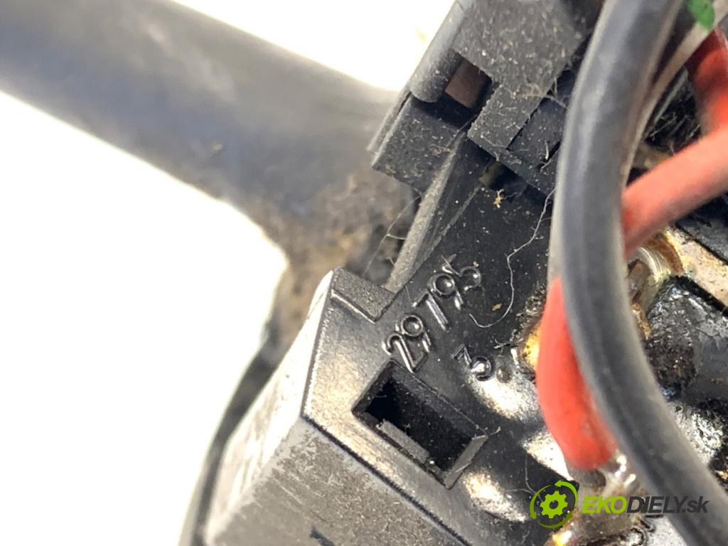 MERCEDES-BENZ W201 sedan 1991 55 kW D 2.0 (201.122) 1997 přepínač kombinovaný  (Páčky pod volantem)