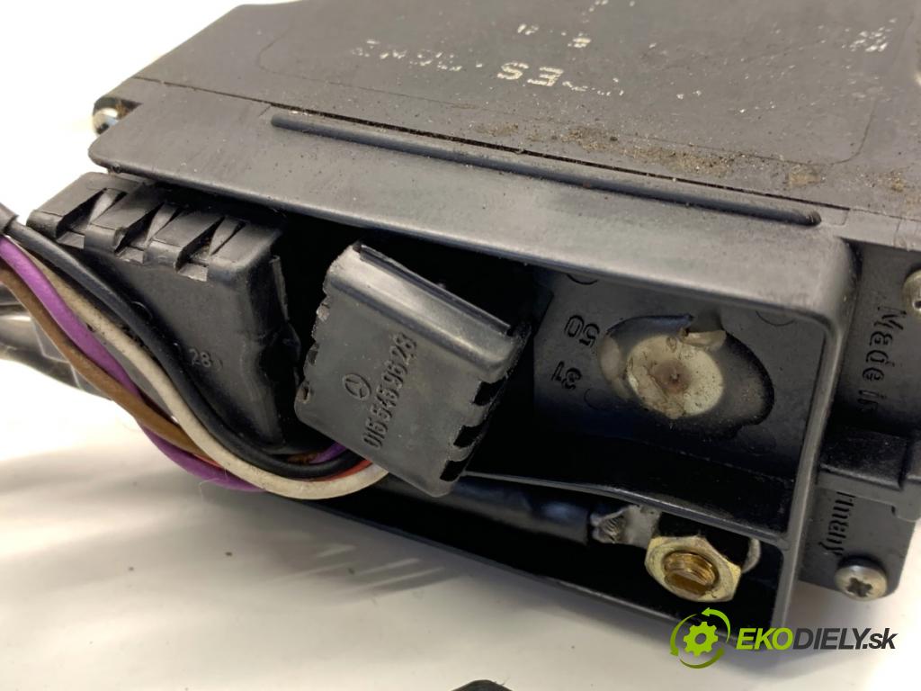 MERCEDES-BENZ W201 sedan 1991 55 kW D 2.0 (201.122) 1997 relé sviečok žhavenia  (Relé)