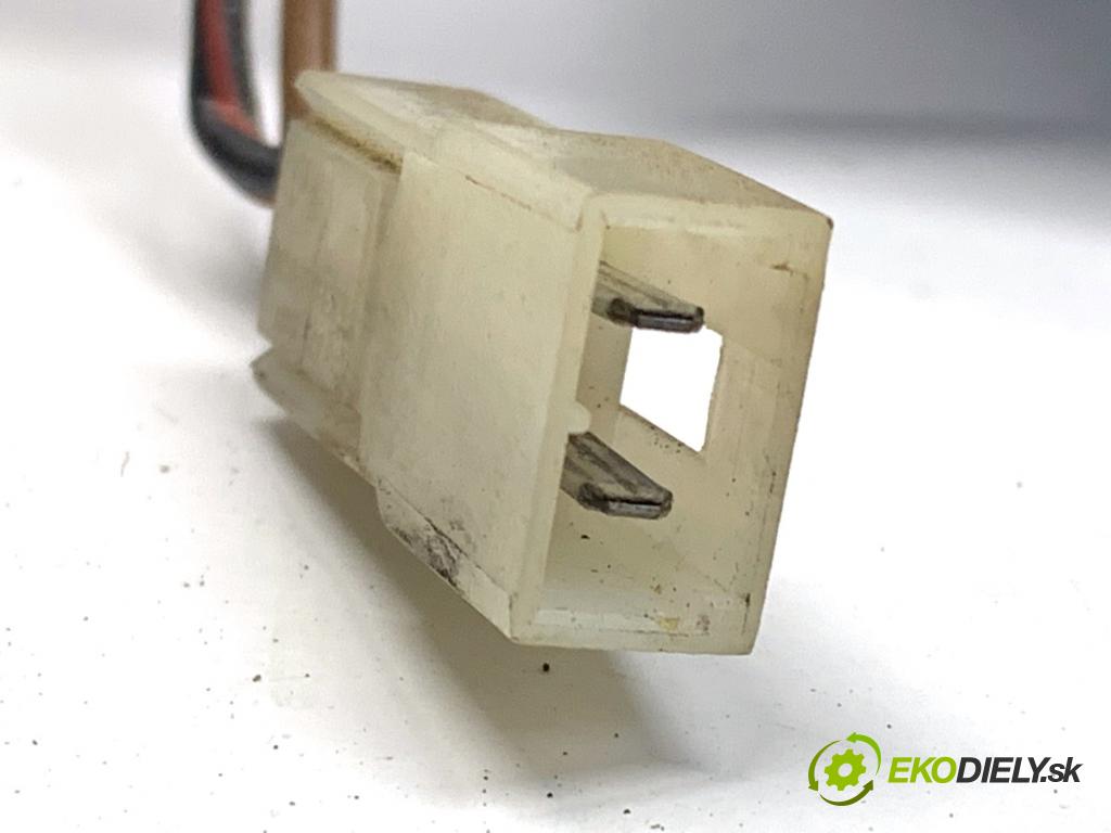 MERCEDES-BENZ W201 sedan 1991 55 kW D 2.0 (201.122) 1997 Spätné zrkadlo ľavy