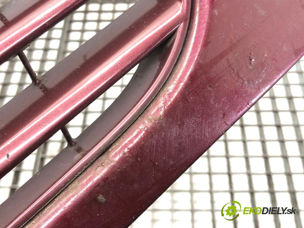 MERCEDES-BENZ W638 Autobus 1999 60 kW 108 CDI 2.2 (638.194) 2148 mřížka maska A6388880515 (Přední mřížka (maska chladiče))