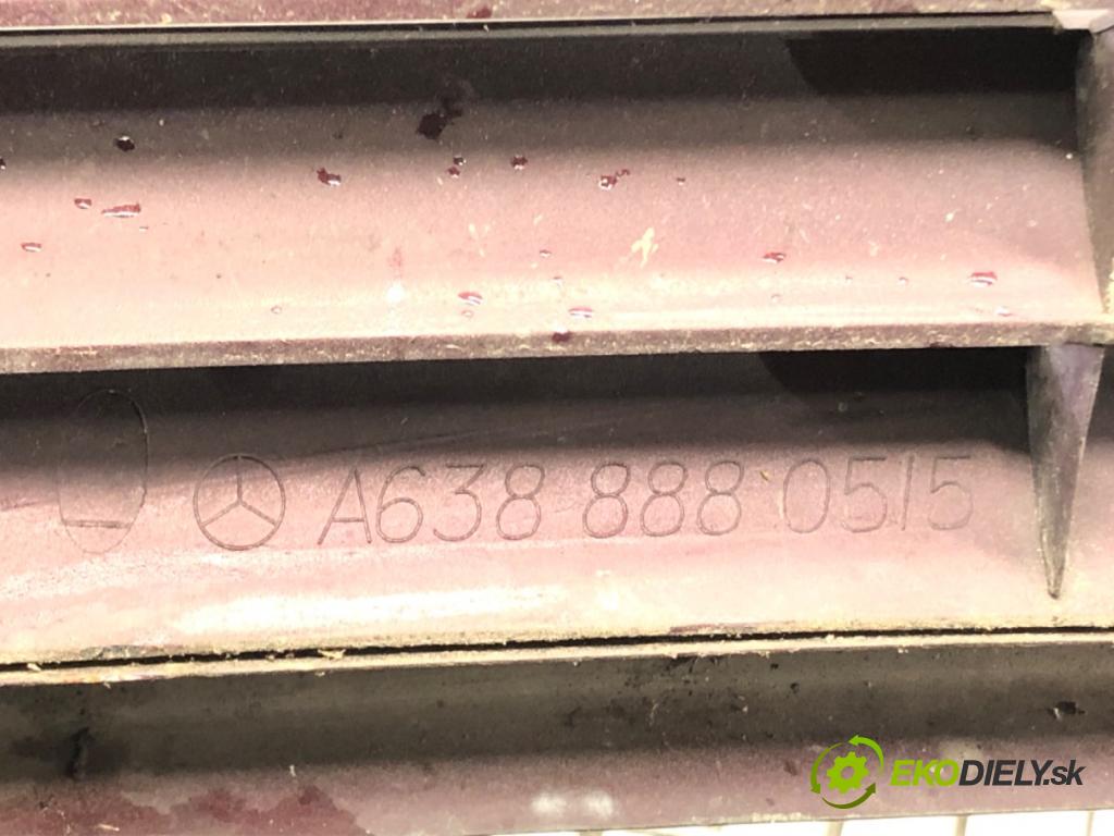 MERCEDES-BENZ W638 Autobus 1999 60 kW 108 CDI 2.2 (638.194) 2148 mřížka maska A6388880515 (Přední mřížka (maska chladiče))