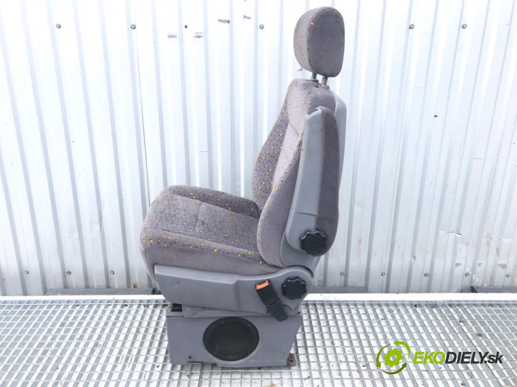 MERCEDES-BENZ W638 Autobus 1999 60 kW 108 CDI 2.2 (638.194) 2148 Sedadlo pravy predný