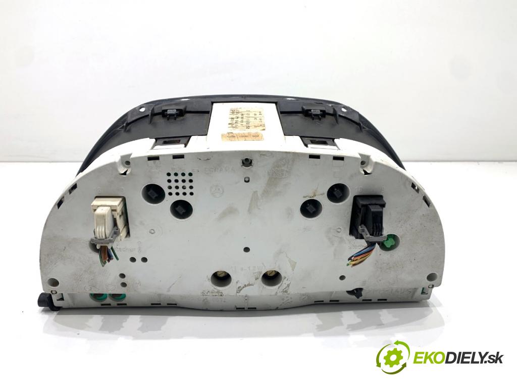 MERCEDES-BENZ W638 Autobus 1999 60 kW 108 CDI 2.2 (638.194) 2148 Prístrojovka A0004467321 (Prístrojová doska)