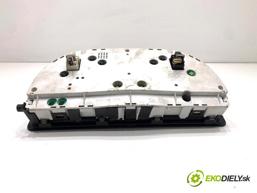 MERCEDES-BENZ W638 Autobus 1999 60 kW 108 CDI 2.2 (638.194) 2148 Prístrojovka A0004467321 (Prístrojová doska)