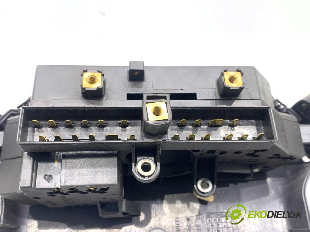 MERCEDES-BENZ W638 Autobus 1999 60 kW 108 CDI 2.2 (638.194) 2148 Prepínač kombinovaný  (Prepínacie páčky pod volantom)