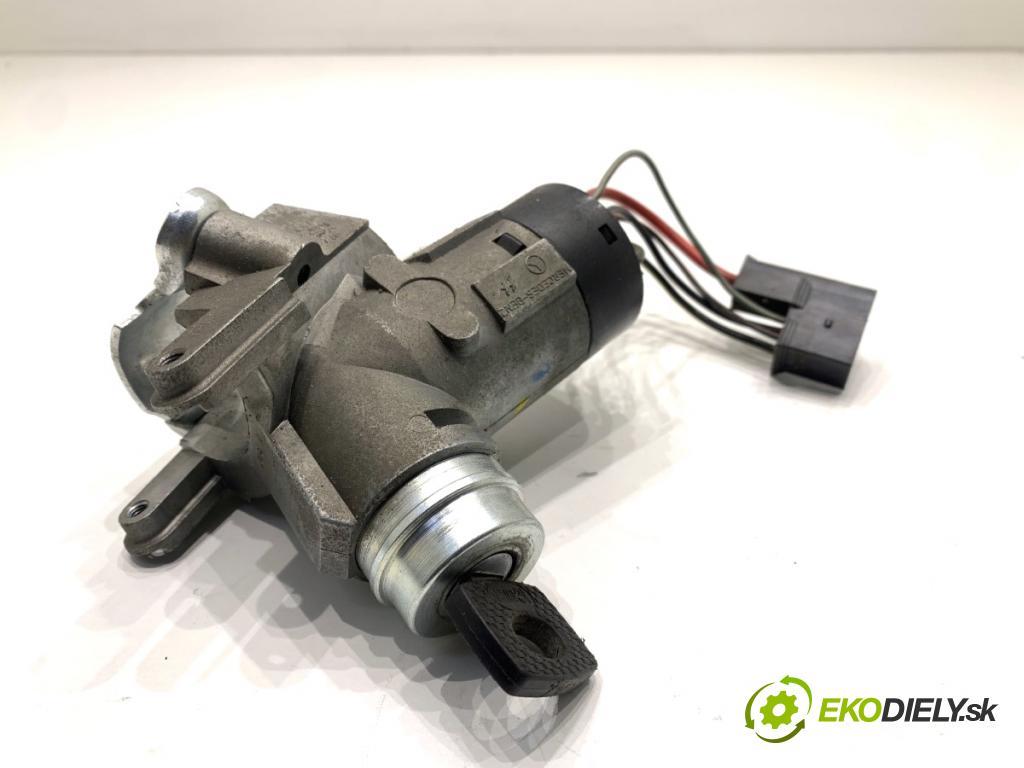 MERCEDES-BENZ W638 Autobus 1999 60 kW 108 CDI 2.2 (638.194) 2148 spinačka A0005458108 (Spínacia skrinka)