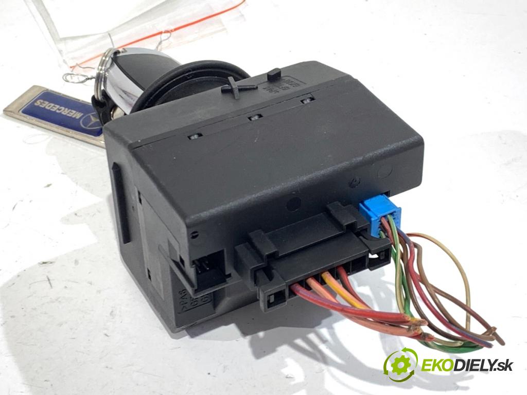 MERCEDES-BENZ CL203 coupe 2004 105 kW C 220 CDI (203.706) 2148 spinačka 2095450908 (Spínacia skrinka)