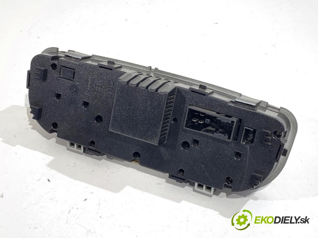 MERCEDES-BENZ CL203 coupe 2004 105 kW C 220 CDI (203.706) 2148 Panel ovládania kúrenia 2038300785 (Prepínacie páčky pod volantom)