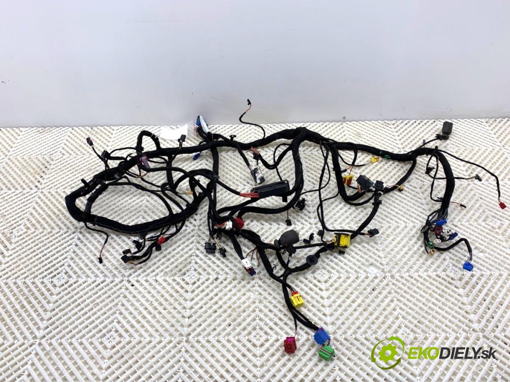 AUDI Q8 SUV 2018 210 kW 50 TDI Mild Hybrid quattro 2967 Káblovačka prístrojovky interiéru 