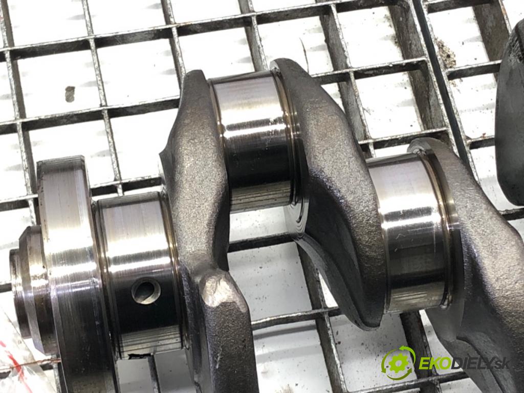 AUDI A3 8V liftback 2014 81 kW 1.6 TDI 1598 Kardaň, hriadeľ KLIKA: 04L105263D (Blok motora ostatné)