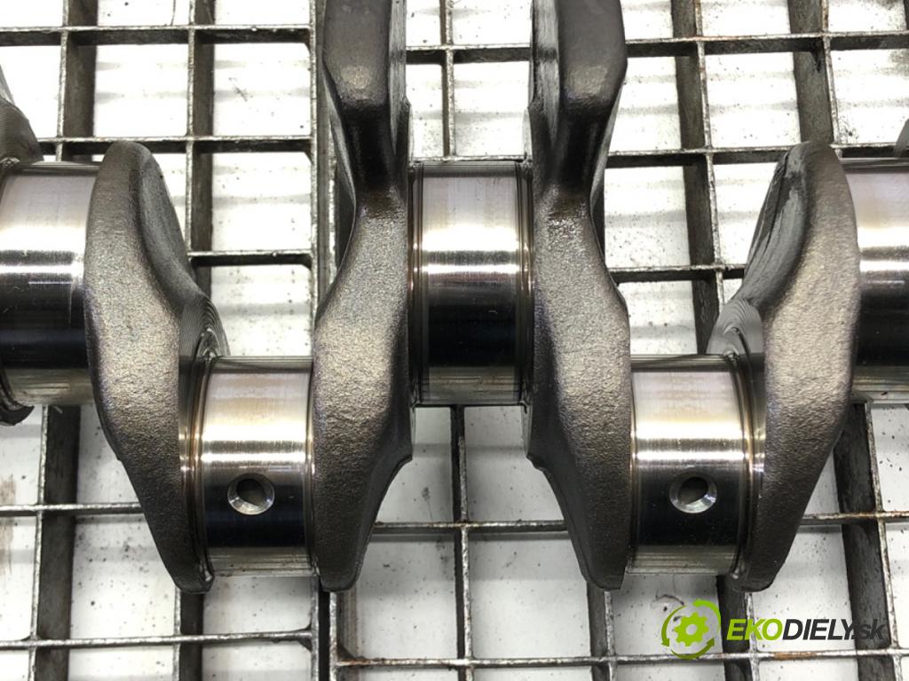 AUDI A3 8V liftback 2014 81 kW 1.6 TDI 1598 Kardaň, hriadeľ KLIKA: 04L105263D (Blok motora ostatné)