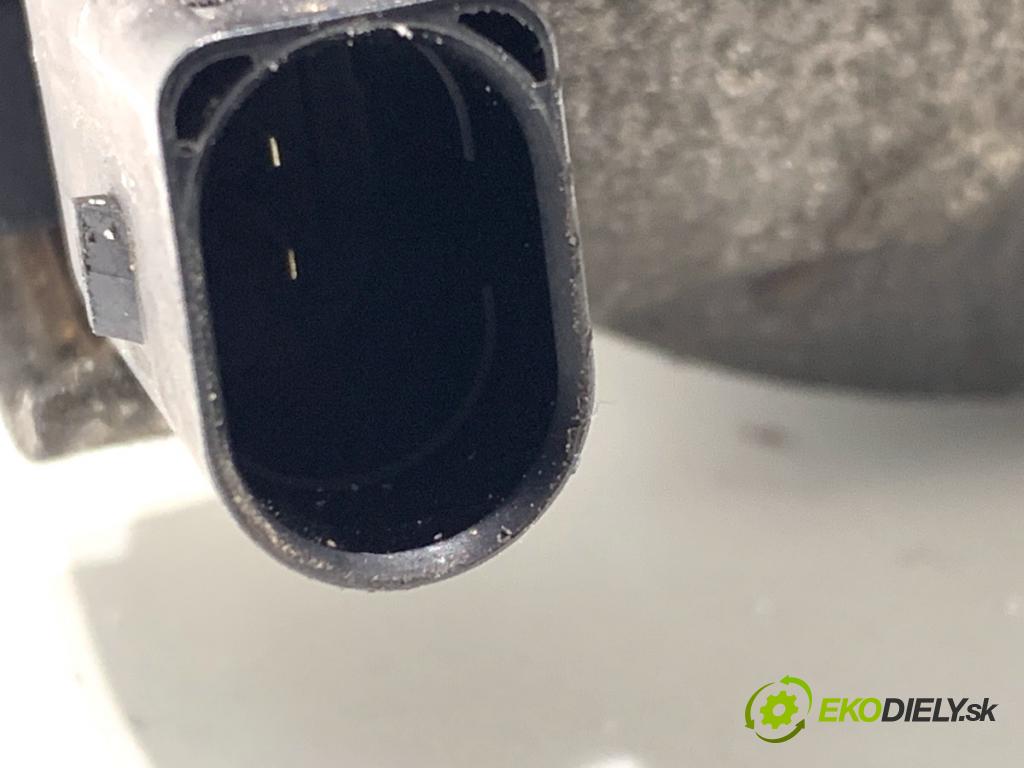 AUDI A3 8V liftback 2014 81 kW 1.6 TDI 1598 kompresor klimatizace 5Q0820803E (Kompresor klimatizace)