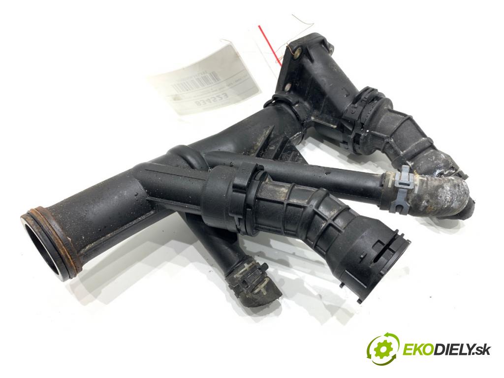 AUDI A3 8V liftback 2014 81 kW 1.6 TDI 1598 Rozdeľovač vody 04L121071E