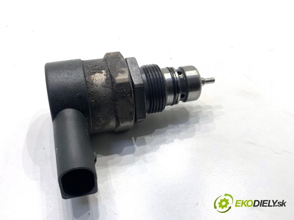 AUDI A3 8V liftback 2014 81 kW 1.6 TDI 1598 Regulátor tlaku paliva 057130764AB (Palivový systém ostatné)