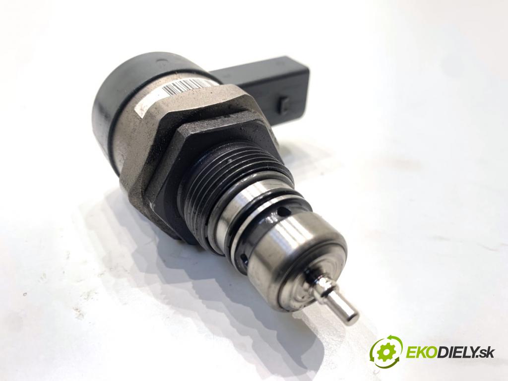 AUDI A3 8V liftback 2014 81 kW 1.6 TDI 1598 Regulátor tlaku paliva 057130764AB (Palivový systém ostatné)