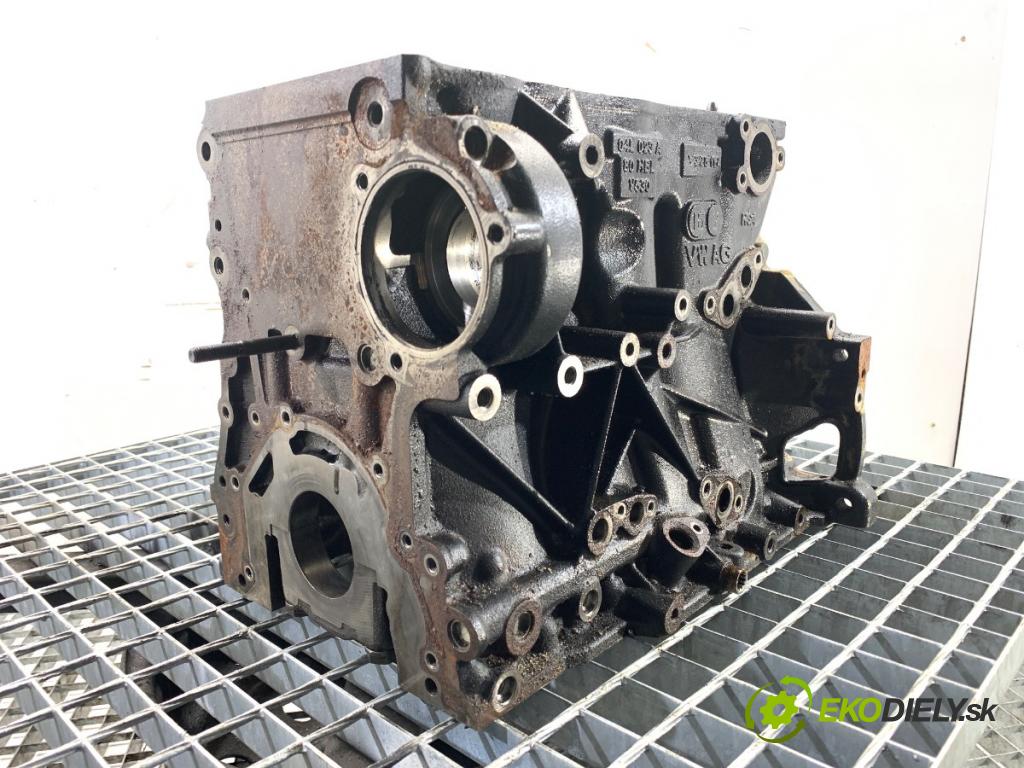 AUDI A3 8V liftback 2014 81 kW 1.6 TDI 1598 blok Motor CRK (Blok motora)