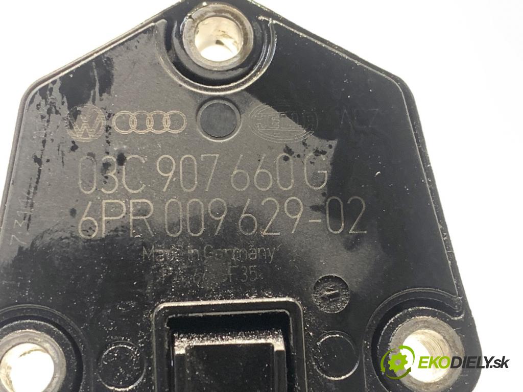 AUDI A3 8V liftback 2014 81 kW 1.6 TDI 1598 snímač hladiny oleje 03C907660G (Snímač)