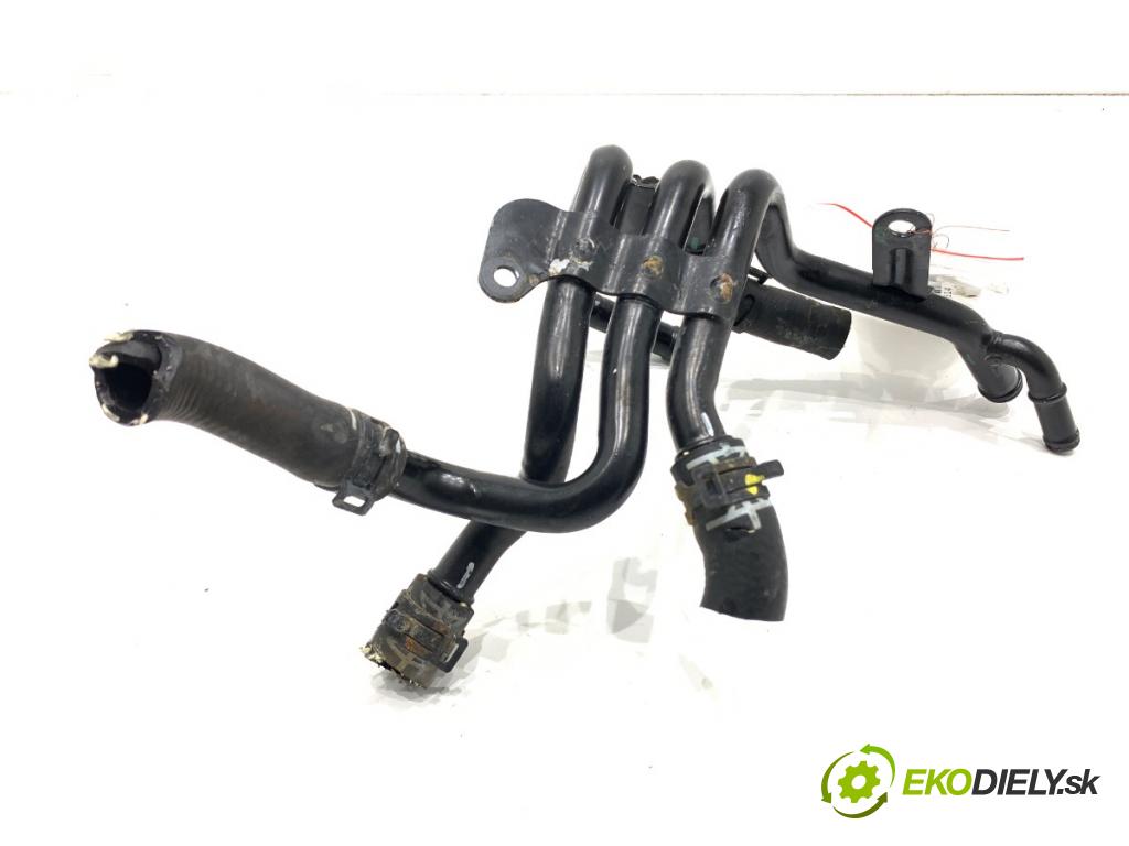 AUDI A3 8V liftback 2014 81 kW 1.6 TDI 1598 Rozdeľovač vody 04L121064AC