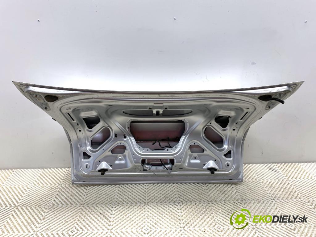 AUDI A4 B6 sedan 2001 96 kW 2.0 1984 kapota zadní část