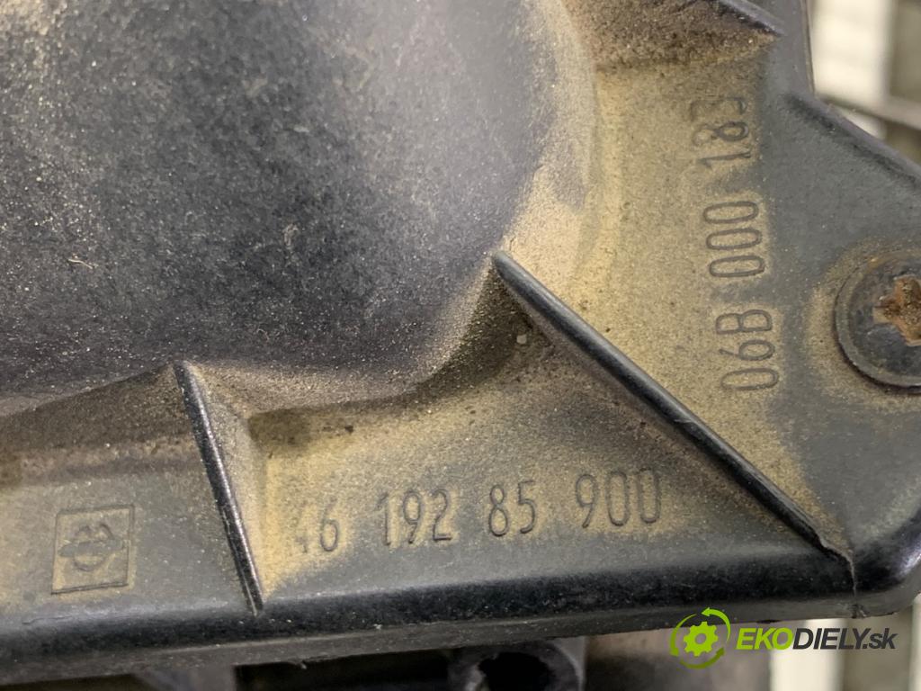 AUDI A4 B6 sedan 2001 96 kW 2.0 1984 obal filtra vzduchu 06B000183 (Kryt vzduchového filtru)