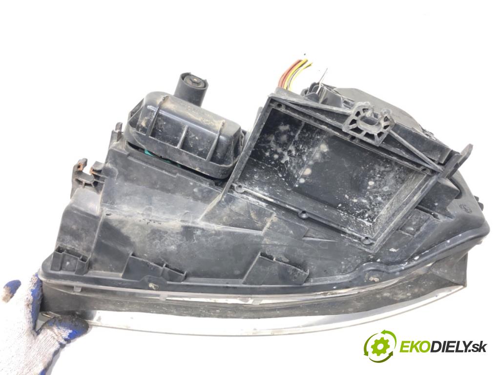 AUDI A4 B6 sedan 2001 96 kW 2.0 1984 Svetlomet pravy predný